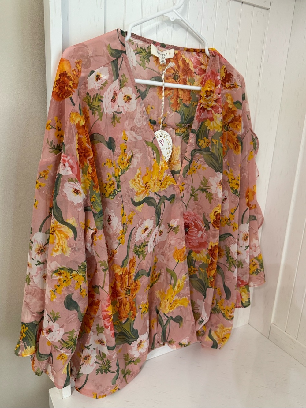 NWT, Umgee, Pink Floral Blouse, Ruffle Split Sleeves, Flowy, Romantic, Size XL - Picture 2 of 10